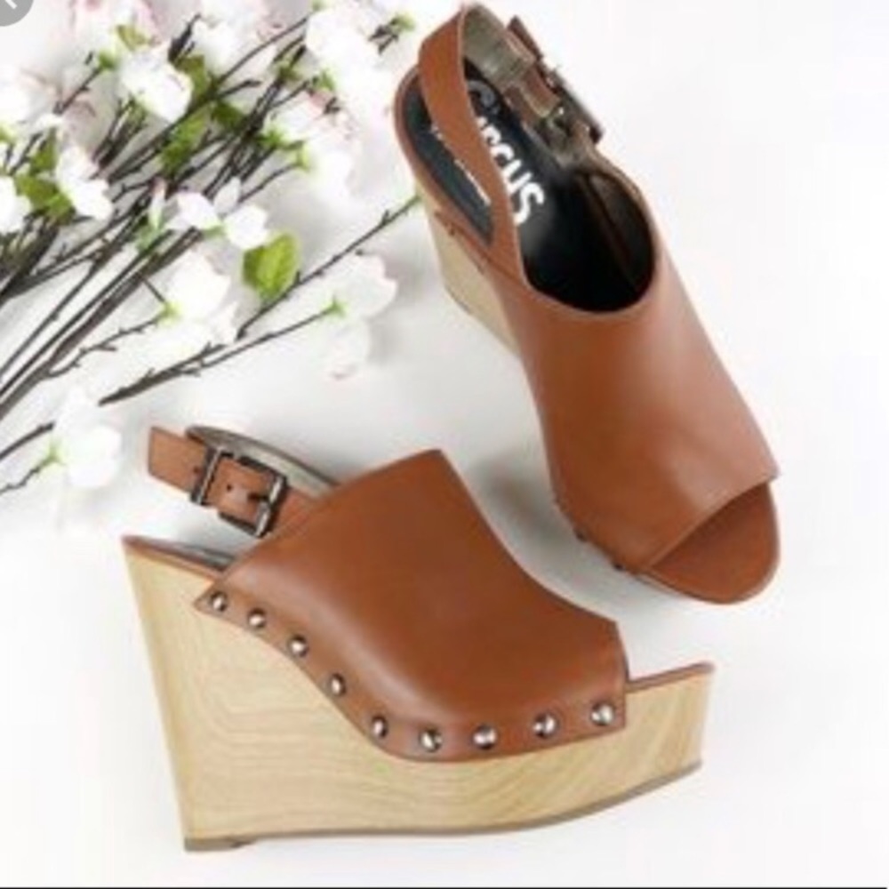 Circus Brown “Clara” Wedges NWOT